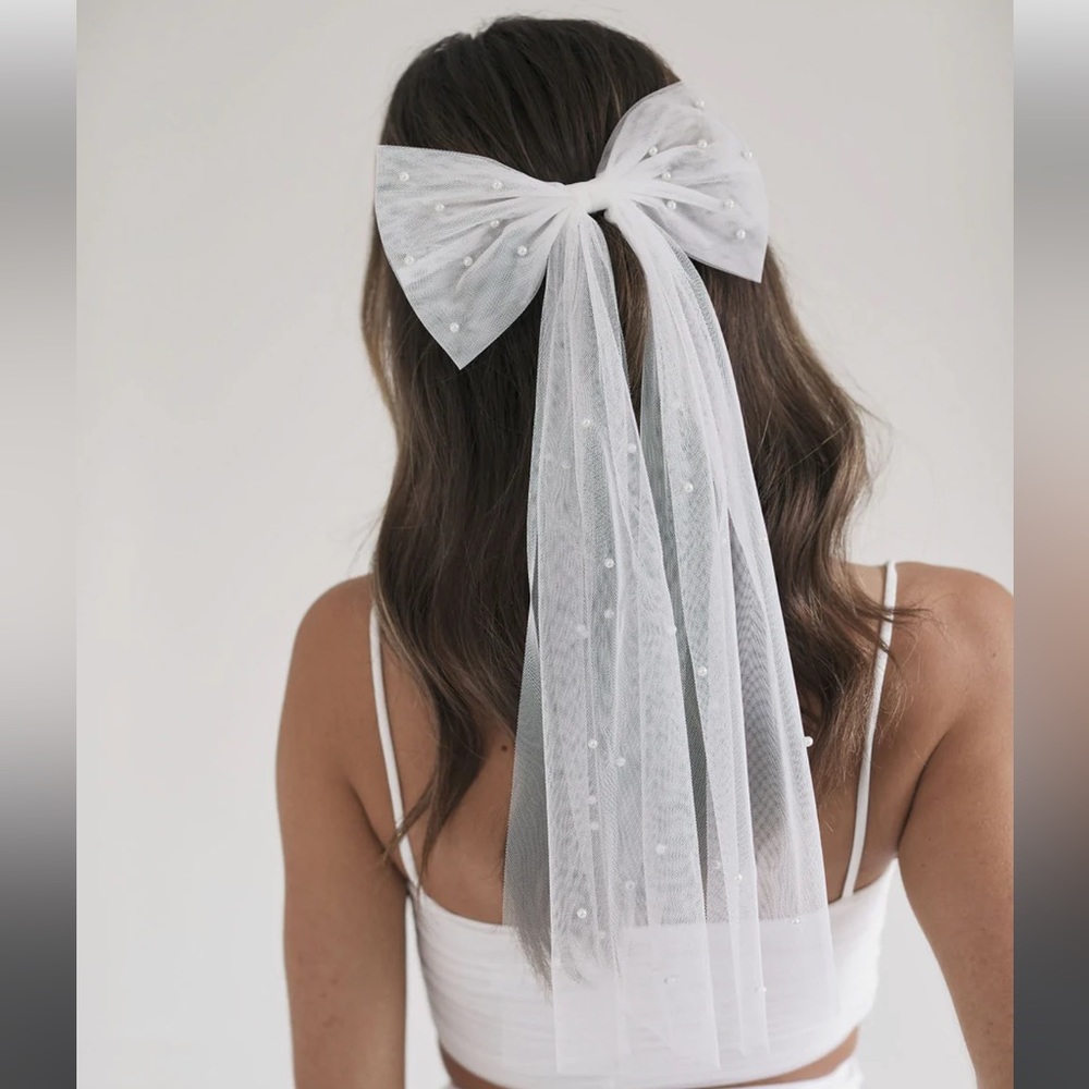 Six Stories Pearl Bride Hair Bow